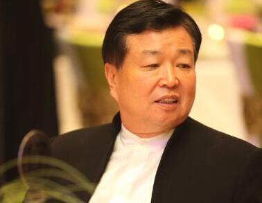 严彬