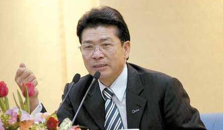 何享健