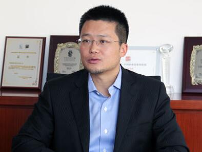 周炜