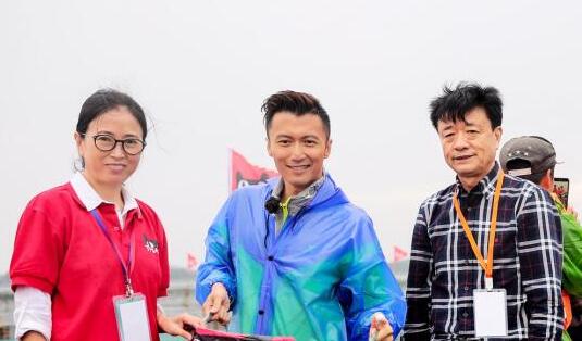 天猫携手谢霆锋阳澄湖第一捞