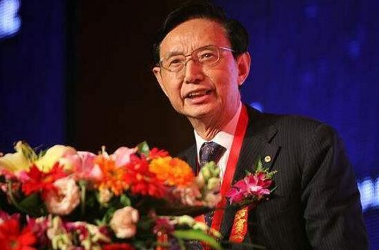 尹明善