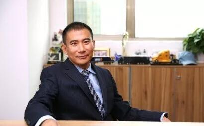 崔维星