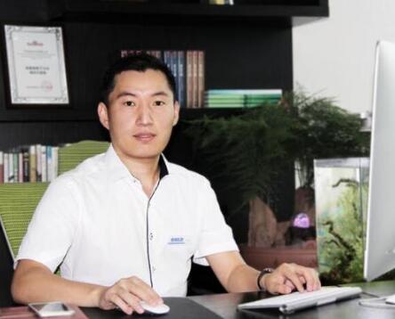 杨富伟