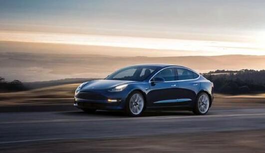 特斯拉推出双驱AWD版Model 3