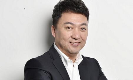 王睿.