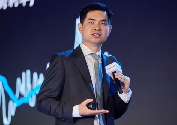 经济学家邢自强