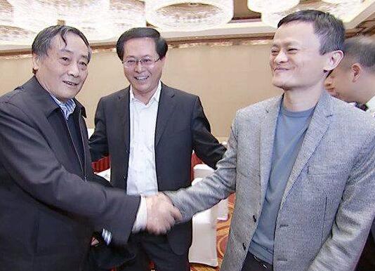 马云